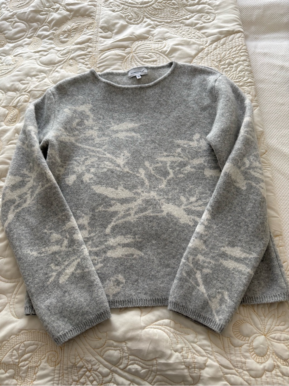 Bianco & Blu Italy Soft Grey Floral Wool Sweater